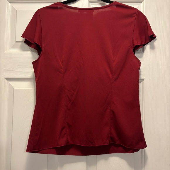 Y2K Burgundy Women's Top with Flutter Sleeves & Flattering Silhouette - Picture 5 of 8